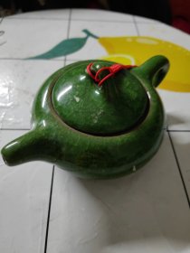 三足翡翠绿茶壶（尺寸约16*12*7cm）