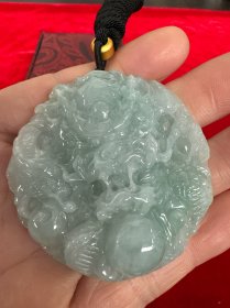 A货翡翠龙牌吊坠，威武神龙雕刻，佩戴大气，62.55g，一物一证