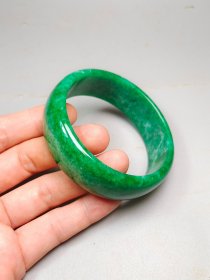 缅甸满绿老翡翠手镯，内径6.5cm，条粗2.1cm，