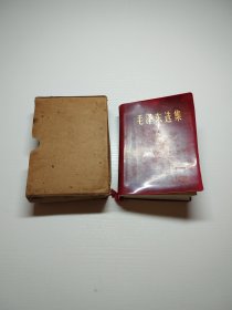 编号2198 毛泽东选集1-4卷合集 一卷本 64开本 1969年5月北京印刷，封面自然氧化，书页纯白干净，薄如蝉翼，无水印，无缺页，无划线，没有阅读痕迹，喜欢的拍，需要更多细节请私聊