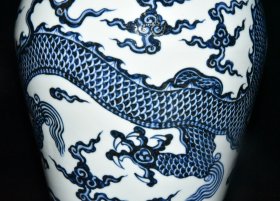 旧藏 明代宣德青花云龙纹梅瓶一对【30.5×20.5cm】