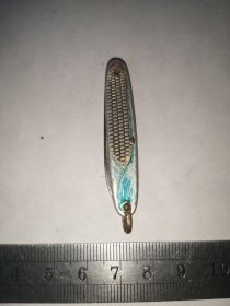 早期特别小的小铅笔刀，小巧玲珑，造型独特，是个小玉米造型的彩色图案，很漂亮（杂3号）
