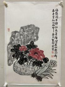 夏倚山，真迹！原名夏卫东，山东省青州人。毕业于北京画院高研班、清华大学美术学院。擅长于中国山水画的创作与研究，创作作品曾多次入选中国美协组织的画展并多次获奖。
中国美术家协会会员
中国青绿山水画院副院长
中国人民大学名家推广班画家
清华大学美术学院访问学者
潍坊市美术家协会理事
青州市美术家协会副主席。尺寸68:68，价450。编号，A1399