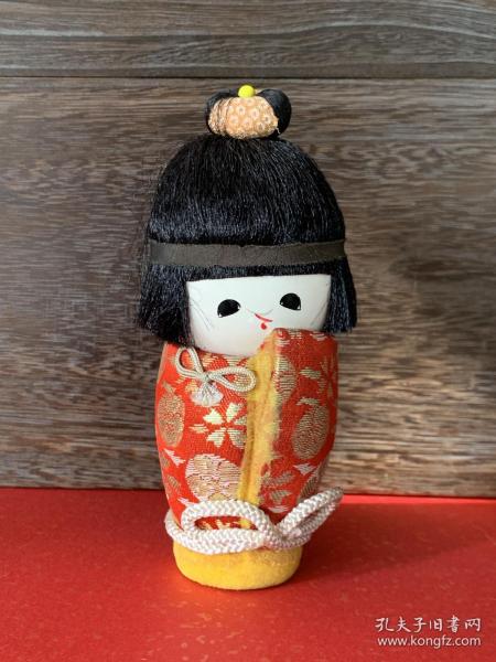 日本｜小物・雑货 こけし 木芥子 昭和时代 vintage 和物 木偶 家居摆件

中古品
木介子
原木手工制作

尺法
高さ 13CM