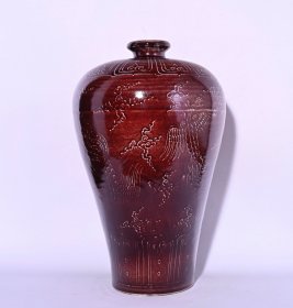 大明永乐年制祭红釉雕刻凤纹梅瓶，高45×27厘米