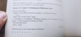 WEBSTER'S NEW WORLD ESSENTIAL VOCABULARY（平装小16开 2005年印行 有描述有清晰书影供参考）