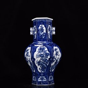 大清乾隆年制青花花卉纹六方贯耳瓶 规格42*22厘米