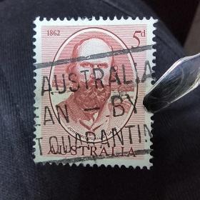 Aus04外国邮票澳大利亚1962年名人人物 探险家 约翰·麦克杜尔·斯图尔特（1815-1866） 这是澳大利亚首次从南穿越到北的穿越纪念日150周年 雕刻版（票小）信销 1全 邮戳随机