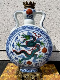 旧藏回流大明宣德年制斗彩盘龙赏瓶，高42.5厘米