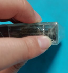 【磁带】张洪量 全世界只有你不知道(未拆封，上端一角有破裂)〈所有音像制品，版本自鉴！！！！由于属于特殊可复制性商品，不接受任何原因的退换，不，退，不，换!试听可以正常播放，请看好图片下单，播放器不同，播出的声音不同，不保音质! 〉