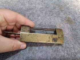 晚清民国 老铜锁，带刻工，可以打开，9.3*3.5*1.9cm