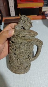 中华麦饭石杯子，镂空设计，龙手柄 全品19－13－9CM