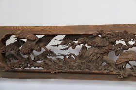 老花板，镂空雕刻《松鹤延年》，整块红豆杉木料镂空雕刻而成，正反面雕刻，雕刻精细，保存完好，长294厘米，宽32厘米，厚度10厘米