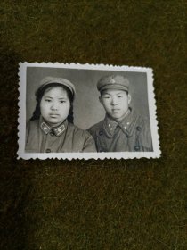 老照片 军人夫妇1965年