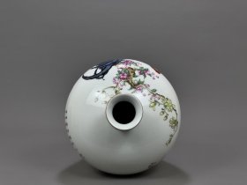 清雍正珐琅彩大吉大利鸡趣纹梅瓶 32/21
