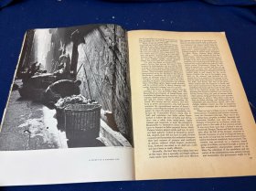 1942年3月亚细亚杂志，内容提要美国名记者文森特·希恩“亚洲的华人领袖”及图；林语堂文章“与印度结盟”； 上海难民儿童；赛珍珠文章“明日的火种”；莫宝基文章“我们中国人捍卫自己的信仰，带蒋介石宋美龄图；美国著名记者安娜路易斯·斯特朗文章“苏维埃人民在战斗”；中国穆斯林；