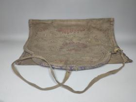 清代手绘寿桃，花卉包。长31cm 宽22cm 厚0.5cm。