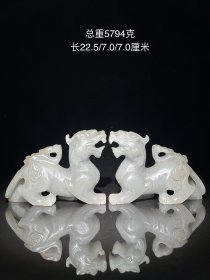 旧藏，巴林玉招财麒麟摆件一对。