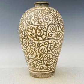 吉州窑梅瓶，高30厘米，直径18厘米