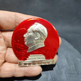 毛主席像章，天安门，异形，品相如图