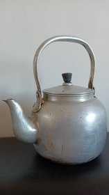满洲国时期遗留铝茶壶