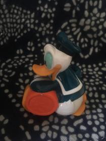 1986年迪士尼出品经典卡通形象 唐老鸭 含品牌标识 有几个 品相伯仲间 随机发货 保存状况基本良好 不包原厂瑕疵 喜欢的朋友欢迎咨询