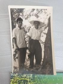 五十年代四寸老照片:在野外的中国勘探工作者