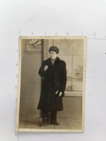 黑白照片 ：1951年 东北潘阳市小伙留影