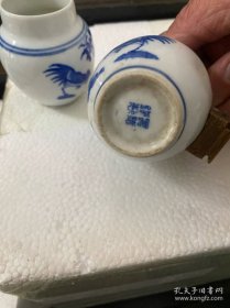 鸟食罐两个，其中一个有损见图