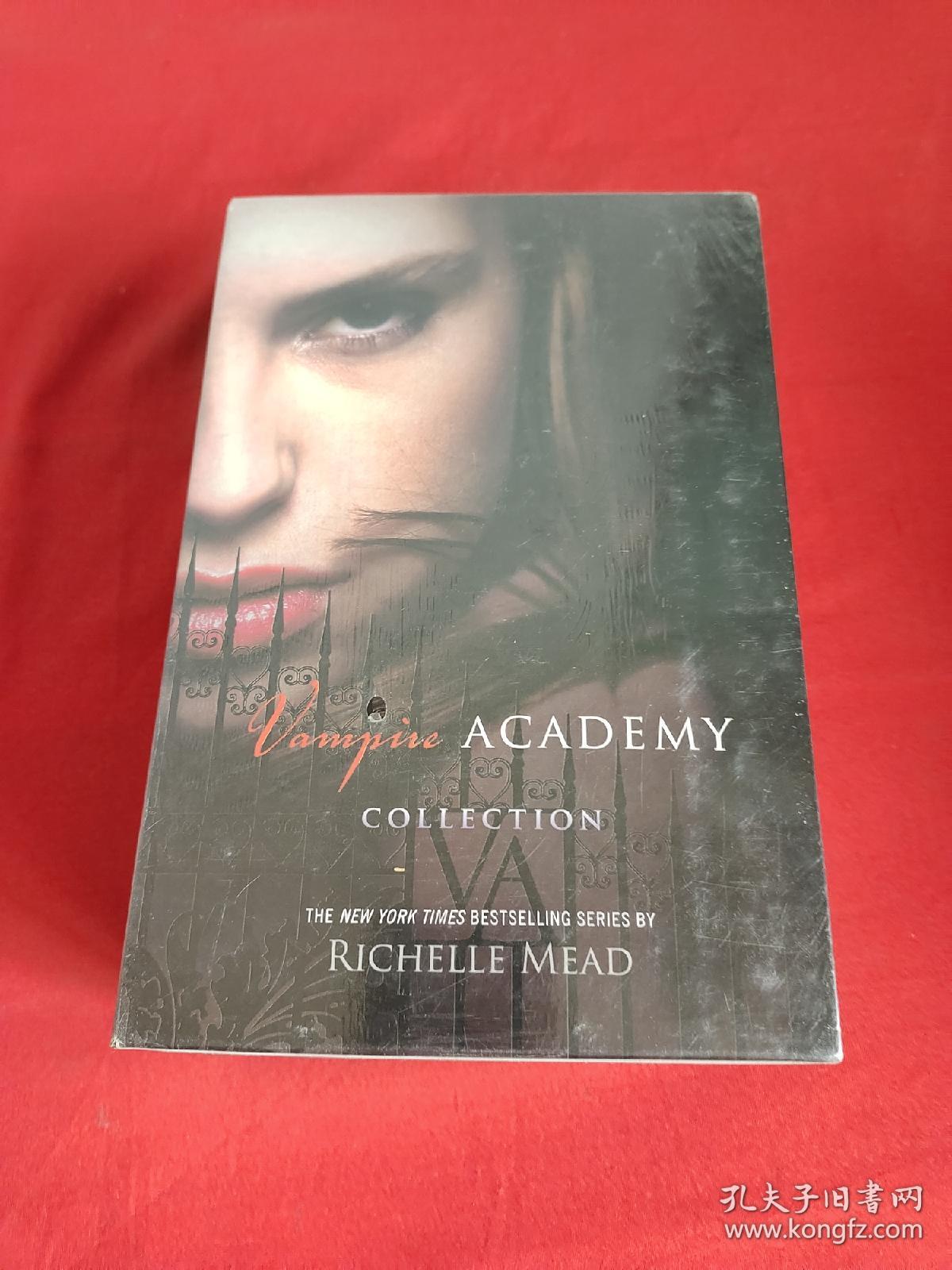 Vampire Academy Collection    （大32开 ） 全3册  【详见图】，全新未开封