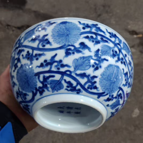 清青花缠枝莲纹大碗