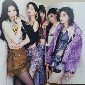 《Cheshire》是韩国女子演唱组合ITZY演唱的歌曲，收录于同名专辑《CHESHIRE》中 （附光盘）