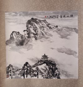岳功立 岳功立 山水 保真 岳功立，1942年生，浙江嘉兴人，据岳氏族谱记载，他是岳飞的二十九世孙，又是文史家岳珂的后裔。1963年毕业于浙江省地质学校。浙江省博物馆学会会员、省工艺美协事及君甸艺术院画师兼科长，被聘为宇都宫市荣誉市民。1988年作品在加拿大多伦多展览时被该国国家博物馆所收藏。