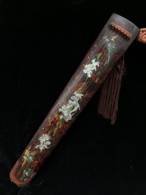 古代乐器镶贝壳古琴，高122厘米，宽20厘米，厚9厘米，