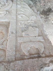 下乡收货一块青石刻花石板，个头大，很重。实价1800不包邮