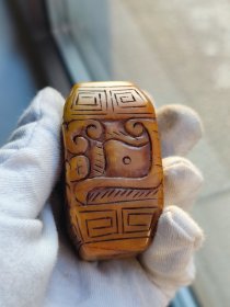 老玉珠子，玉勒子，图案好，可以当手把件。