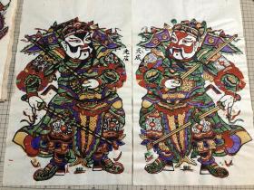 八十年代木版年画 秦琼敬德 （持鞭锏）（27×47）cm 有些朱仙镇的拙朴味道，品相自鉴。
