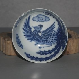 清官窑青花凤凰穿云纹碗