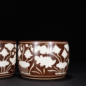 明宣德紫金釉留白鱼藻纹蛐蛐罐 高9.5厘米 宽13.5厘米