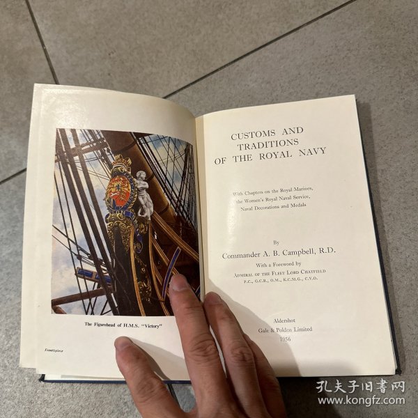 英国皇家海军的习俗和传统 精装 Customs and traditions of the Royal Navy,: With chapters on the Royal Marines, the Women's Royal Naval Service, naval decorations and medals