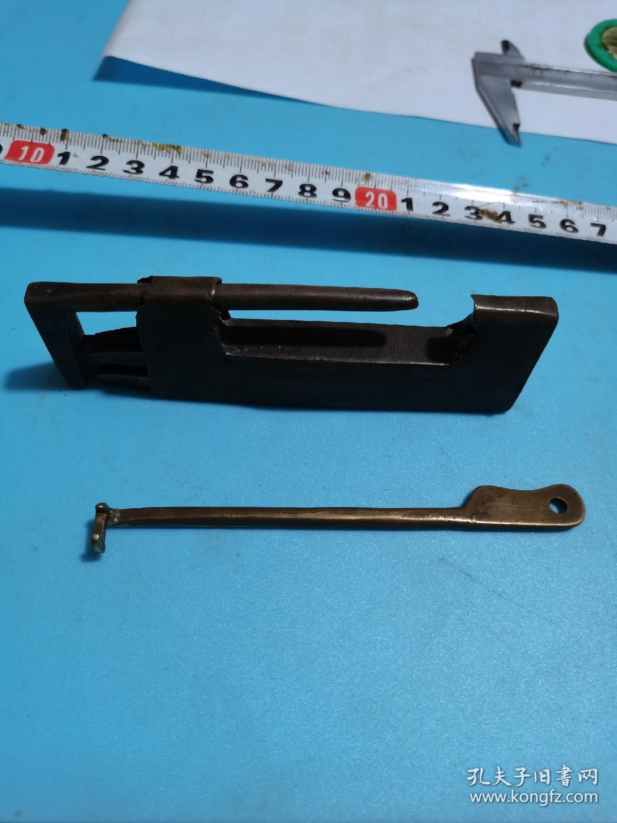 民国铜锁9厘米的，，如图，收藏品‘