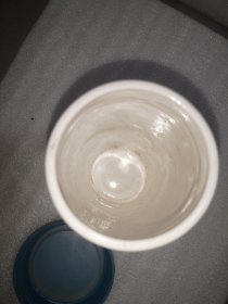 七十年代，绘有西厢记人物的瓷杯，未使用，很漂亮