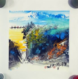 西域寻梦，泼彩山水画，春山行旅，很有意境，写意画法，皴法点染，真人真迹纯手绘作品，假一赔万，终身保真，甘肃省美协会员焦若松老师的原创大作，实际画的比照片拍出来要漂亮的多，笔法苍劲有力，浓淡干湿焦，行云流水，构图色彩非常漂亮。尺寸60×60公分，小四尺斗方的，家里客厅，沙发背景墙，玄关，书房，茶室，办公室都可悬挂，闭眼入的一副佳作。