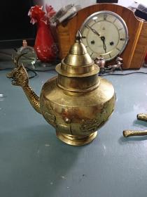 黄铜茶壶一个