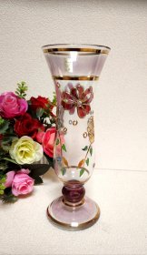 罗马尼亚制造，“新娘”系列，手工镶嵌花卉高筒玻璃杯。口径7厘米，高20厘米。