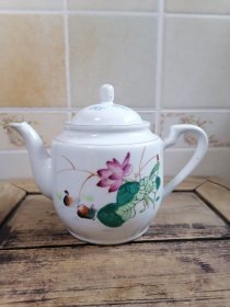 八十年代手绘瓷茶壶