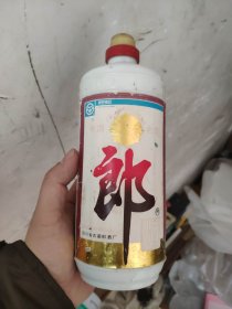 郎酒酒瓶，没有瓶盖，不知道年份，商标有破损