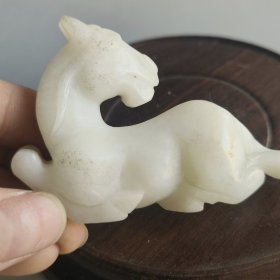 收来和田白玉兽把件