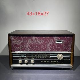 五六十年代，老红灯牌电子管收音机