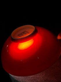 大明成化年制红釉雕刻龙纹薄胎碗一对,高5.2×12.2厘米